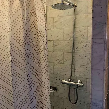 Herengracht 21 Bed & Breakfast 4*