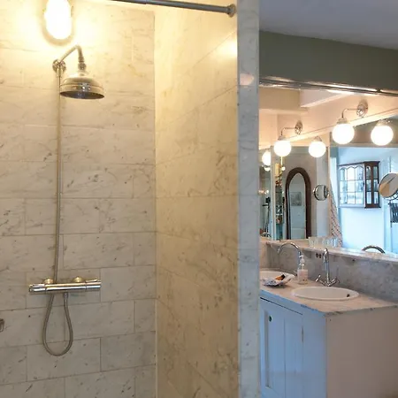 Herengracht 21 Bed & Breakfast 4*